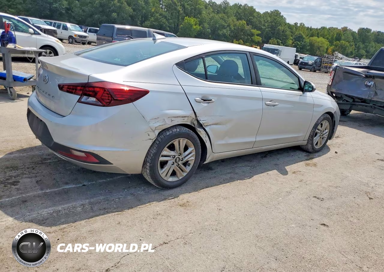 2019 Hyundai Elantra Sel VIN:5NPD84LF4KH438317 - 3