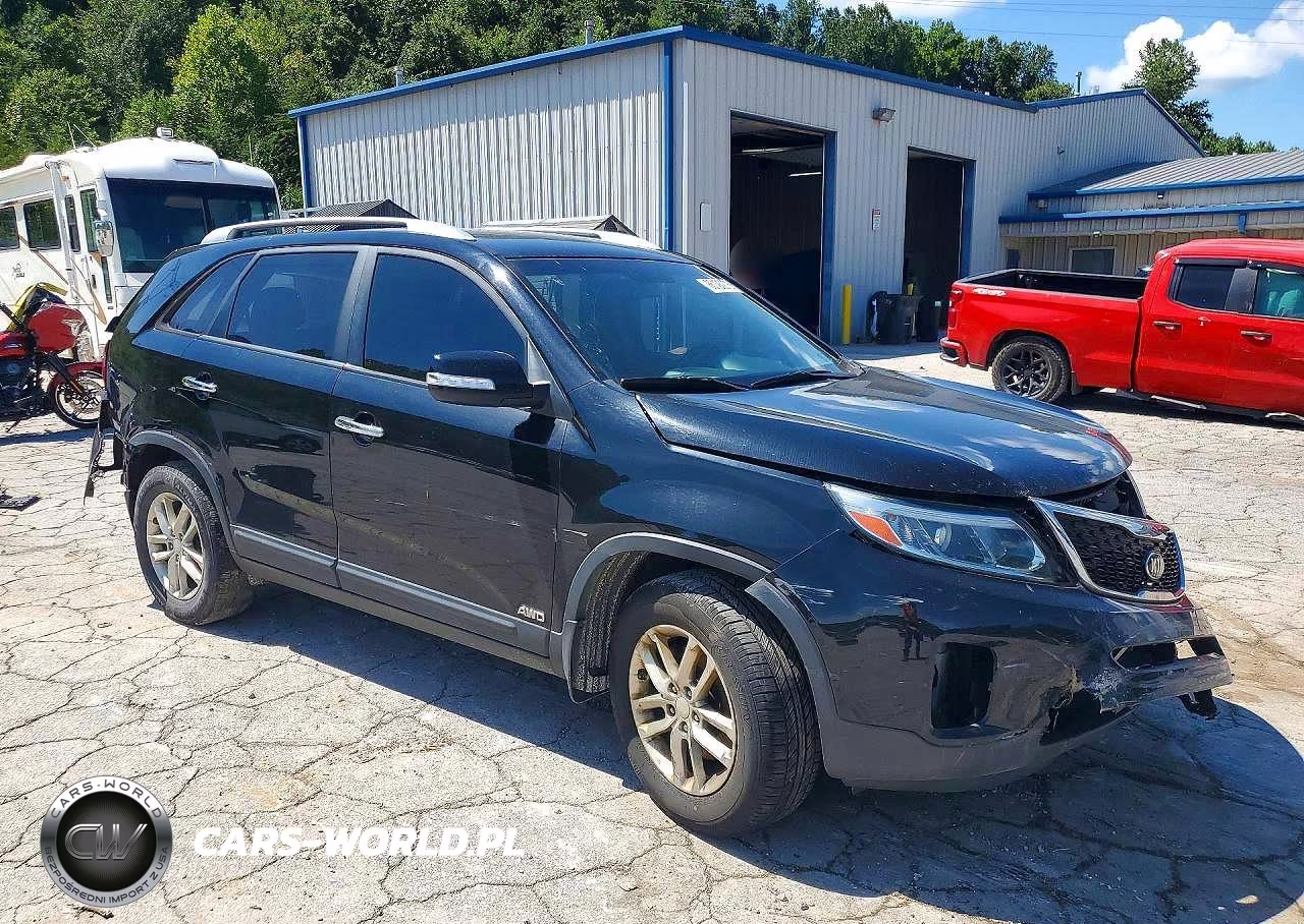 2015 Kia Sorento Lx VIN:5XYKTCA65FG642740 - 4