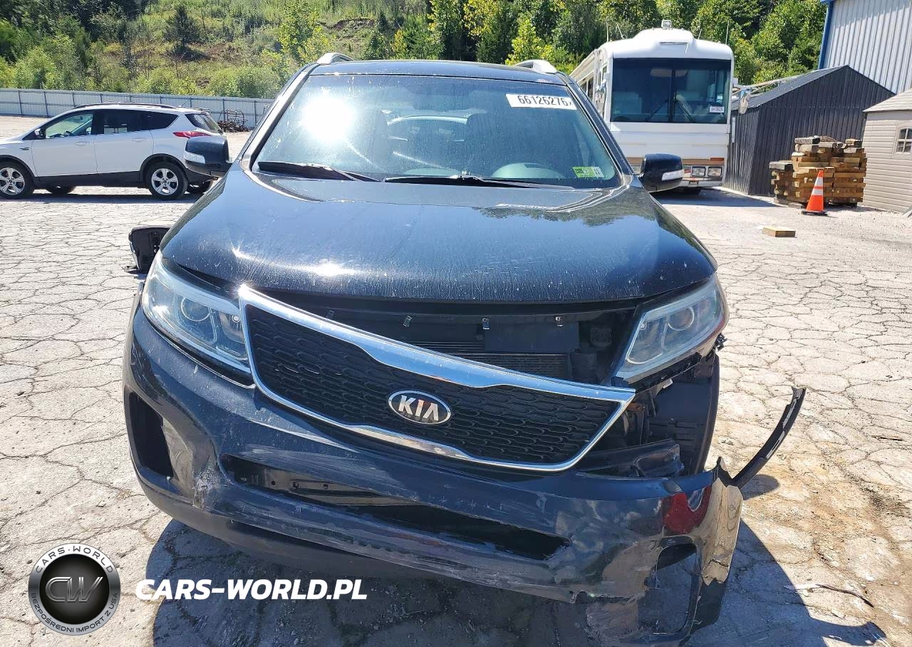 2015 Kia Sorento Lx VIN:5XYKTCA65FG642740 - 5