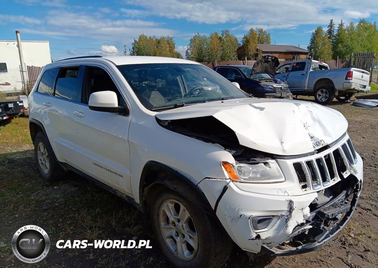 2015 Jeep Grand Cherokee Laredo VIN:1C4RJFAG8FC234249 - 4
