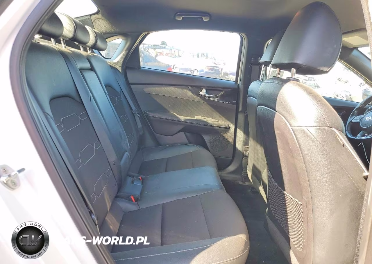 2021 Kia Forte Gt Line VIN:3KPF34AD0ME285130 - 10