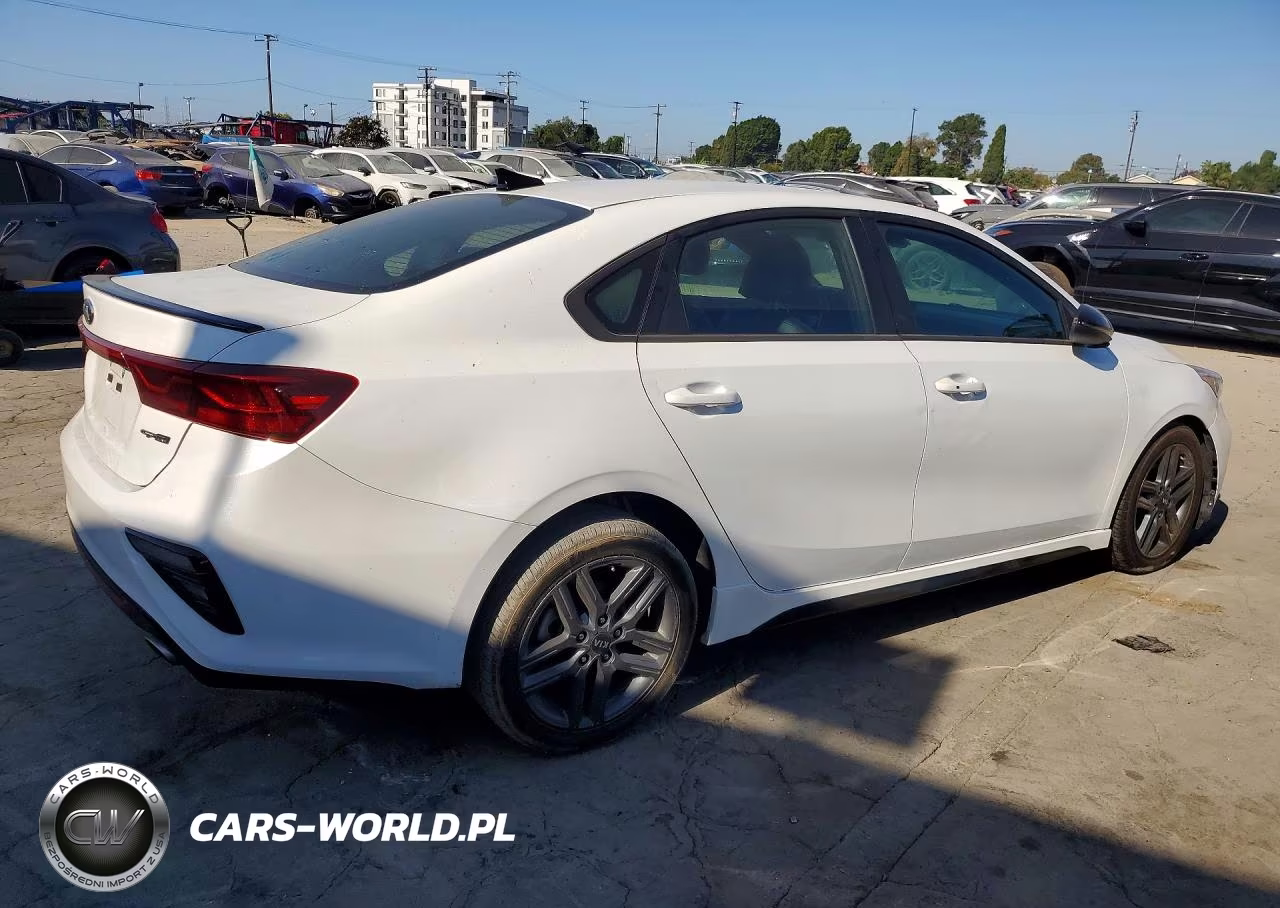 2021 Kia Forte Gt Line VIN:3KPF34AD0ME285130 - 3
