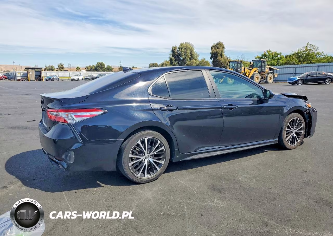2020 Toyota Camry Se VIN:4T1G11AK2LU920366 - 3