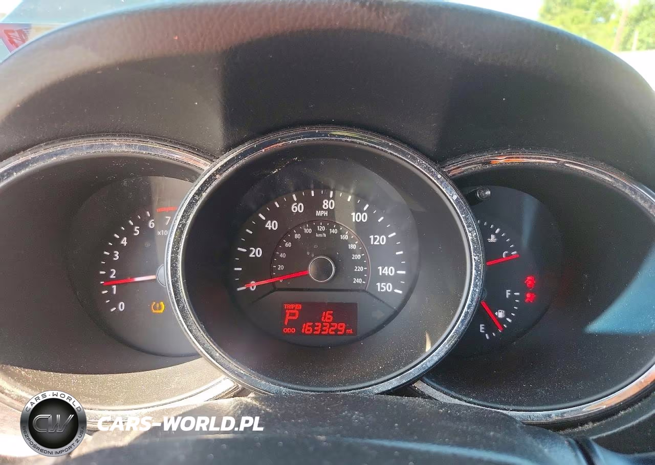 2012 Kia Sorento Lx VIN:5XYKT4A19CG215728 - 9