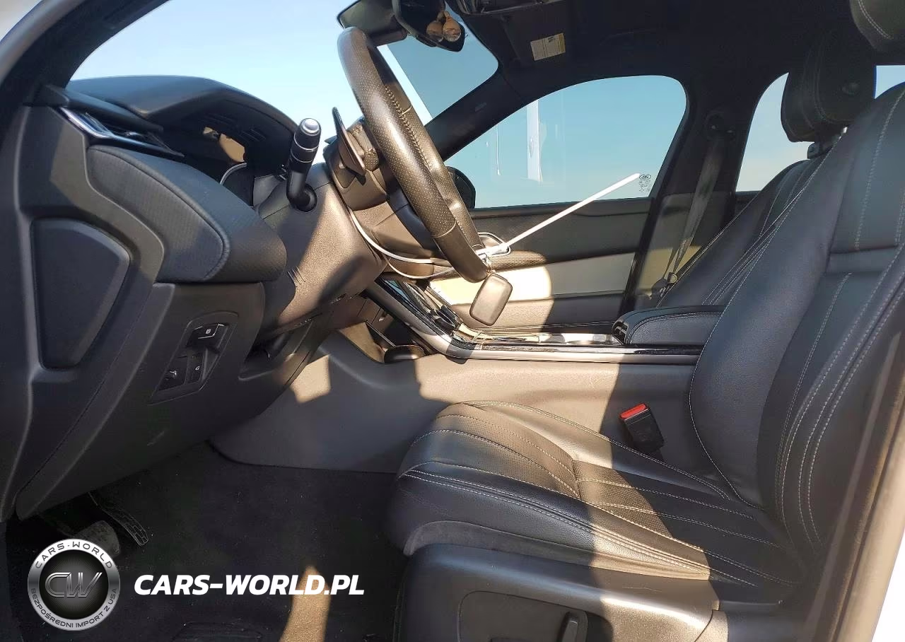 2019 Land Rover Range Rover Velar S VIN:SALYB2EX2KA214377 - 7