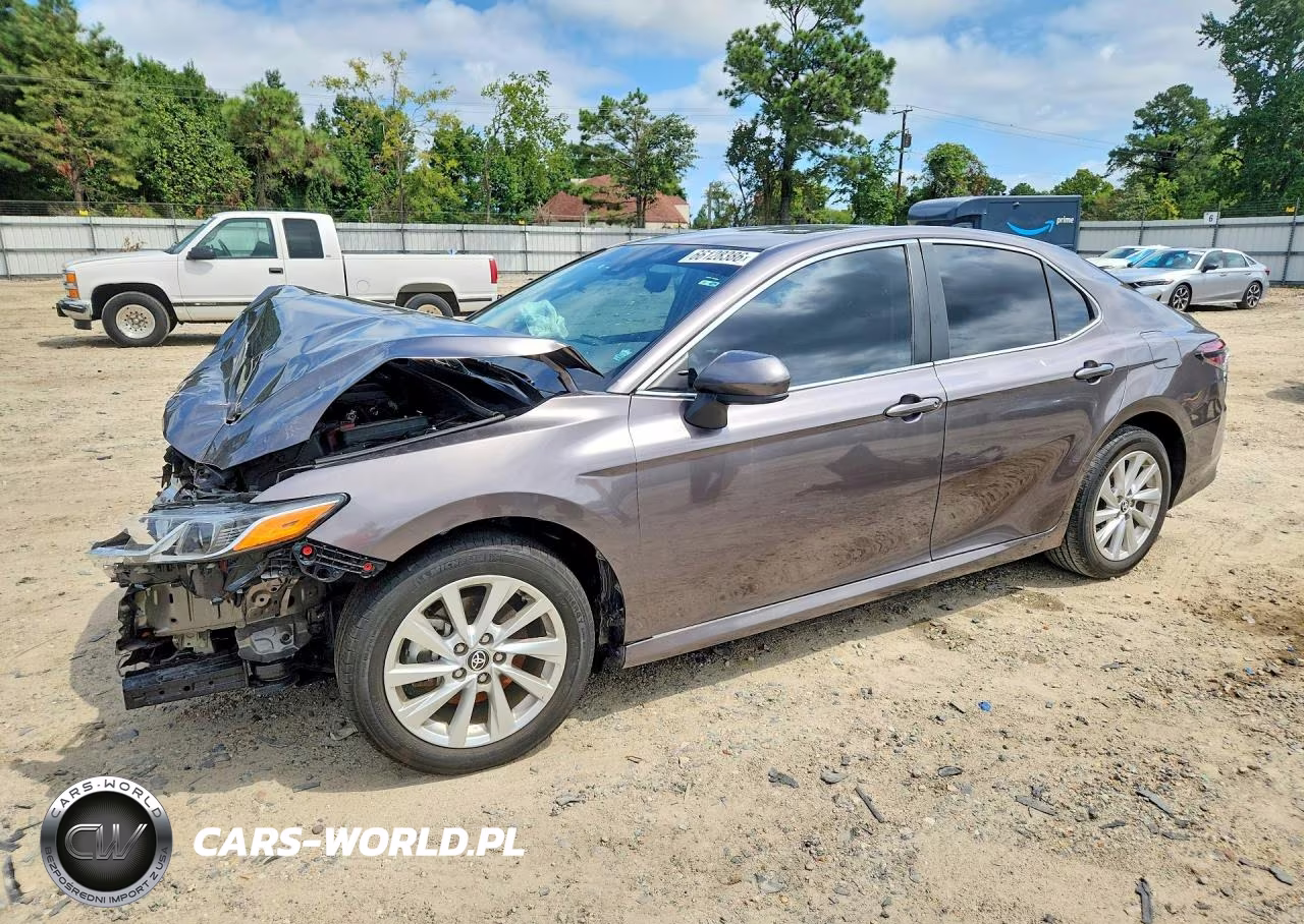 2023 Toyota Camry Le – zdjęcie 1 z 13