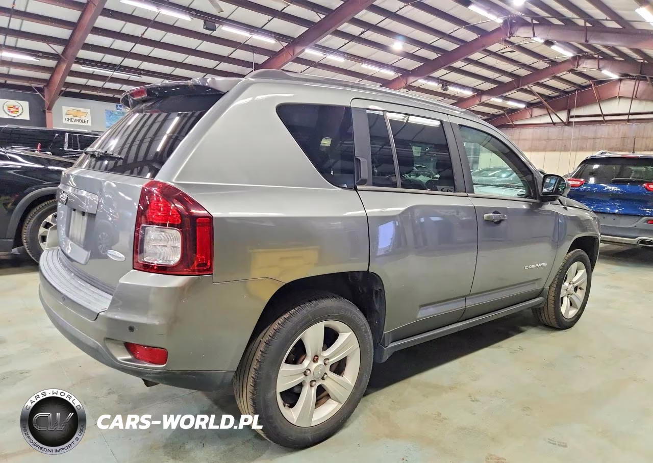2014 Jeep Compass Latitude VIN:1C4NJDEB7ED632966 - 3