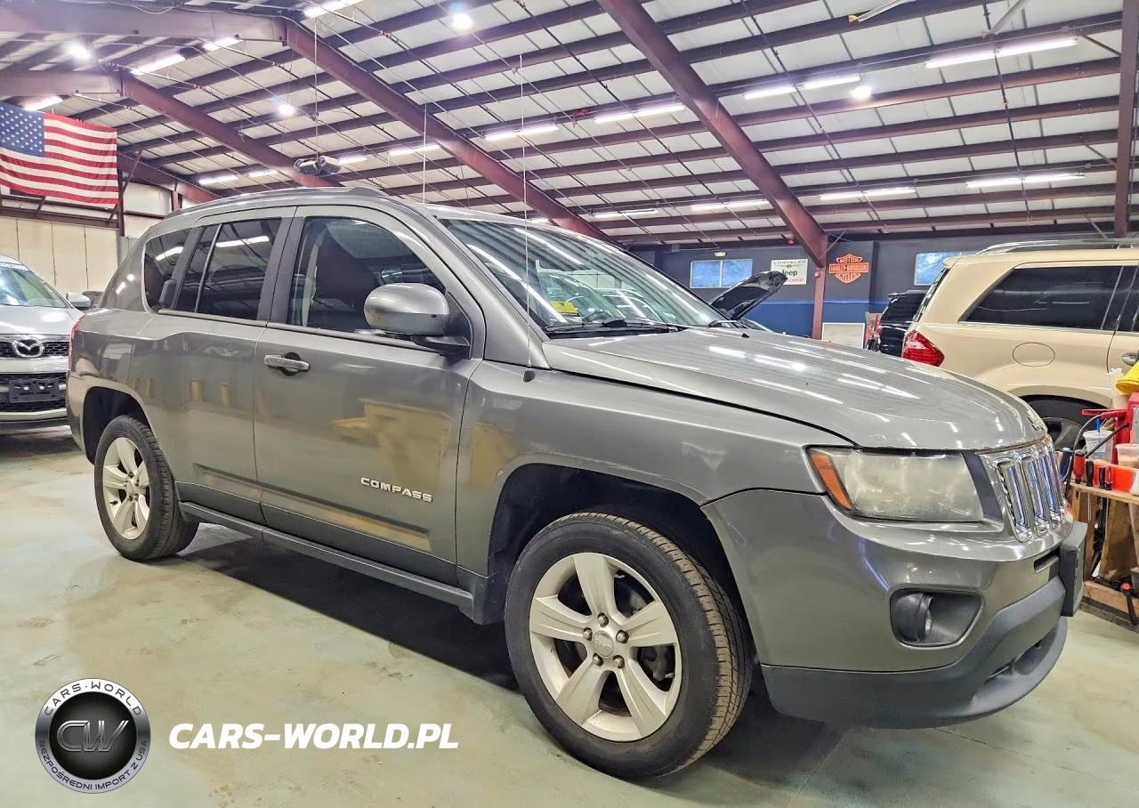 2014 Jeep Compass Latitude VIN:1C4NJDEB7ED632966 - 4