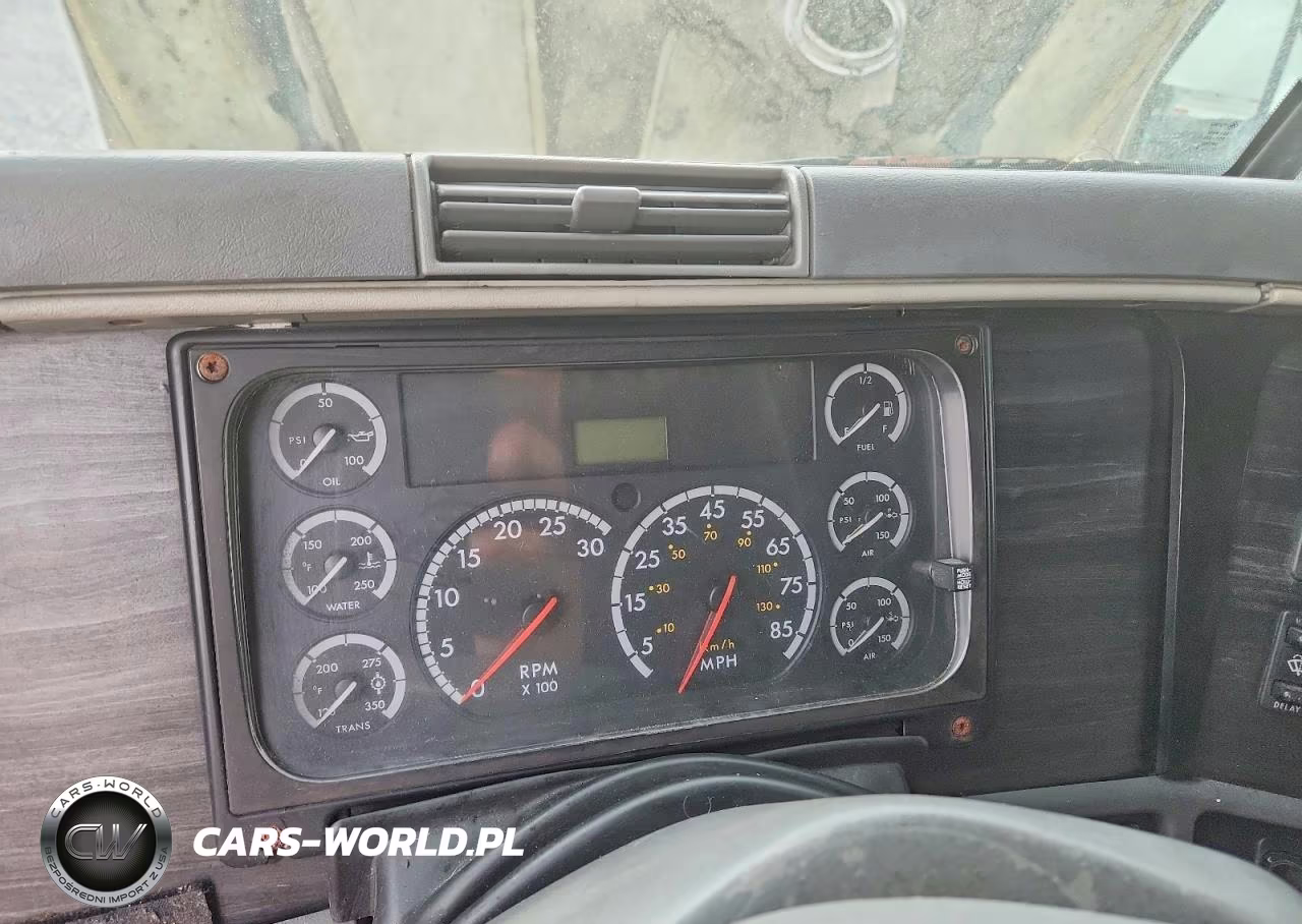 2005 Freightliner Columbia 120 Semi Truck VIN:1FUJA6AV15LN73907 - 9