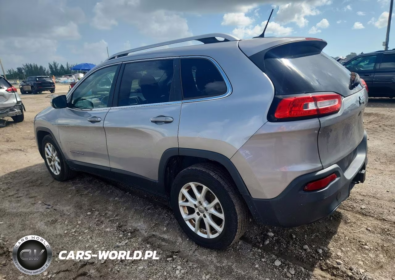 2016 Jeep Cherokee Latitude VIN:1C4PJLCB1GW373937 - 2