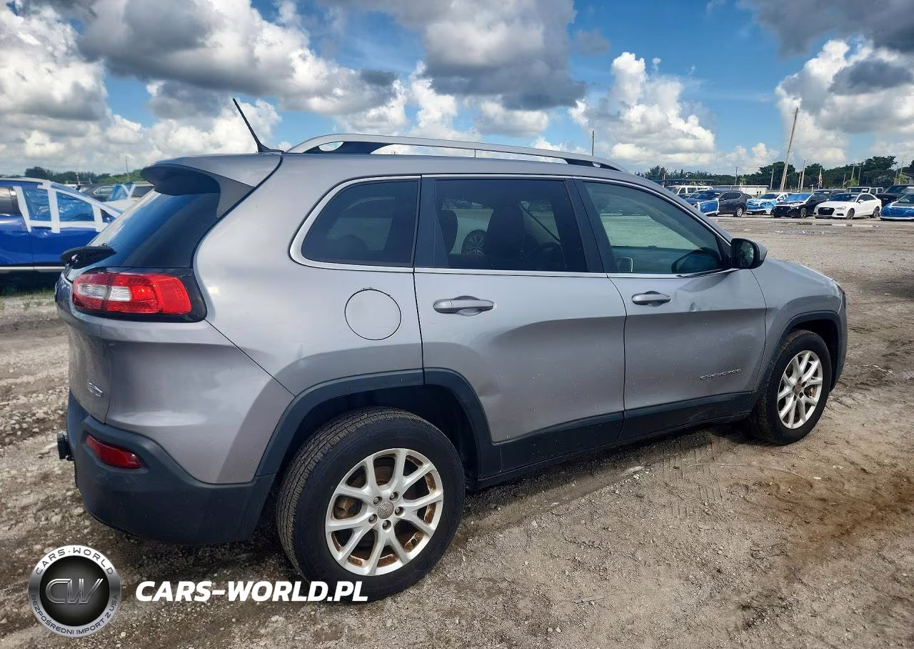 2016 Jeep Cherokee Latitude VIN:1C4PJLCB1GW373937 - 3
