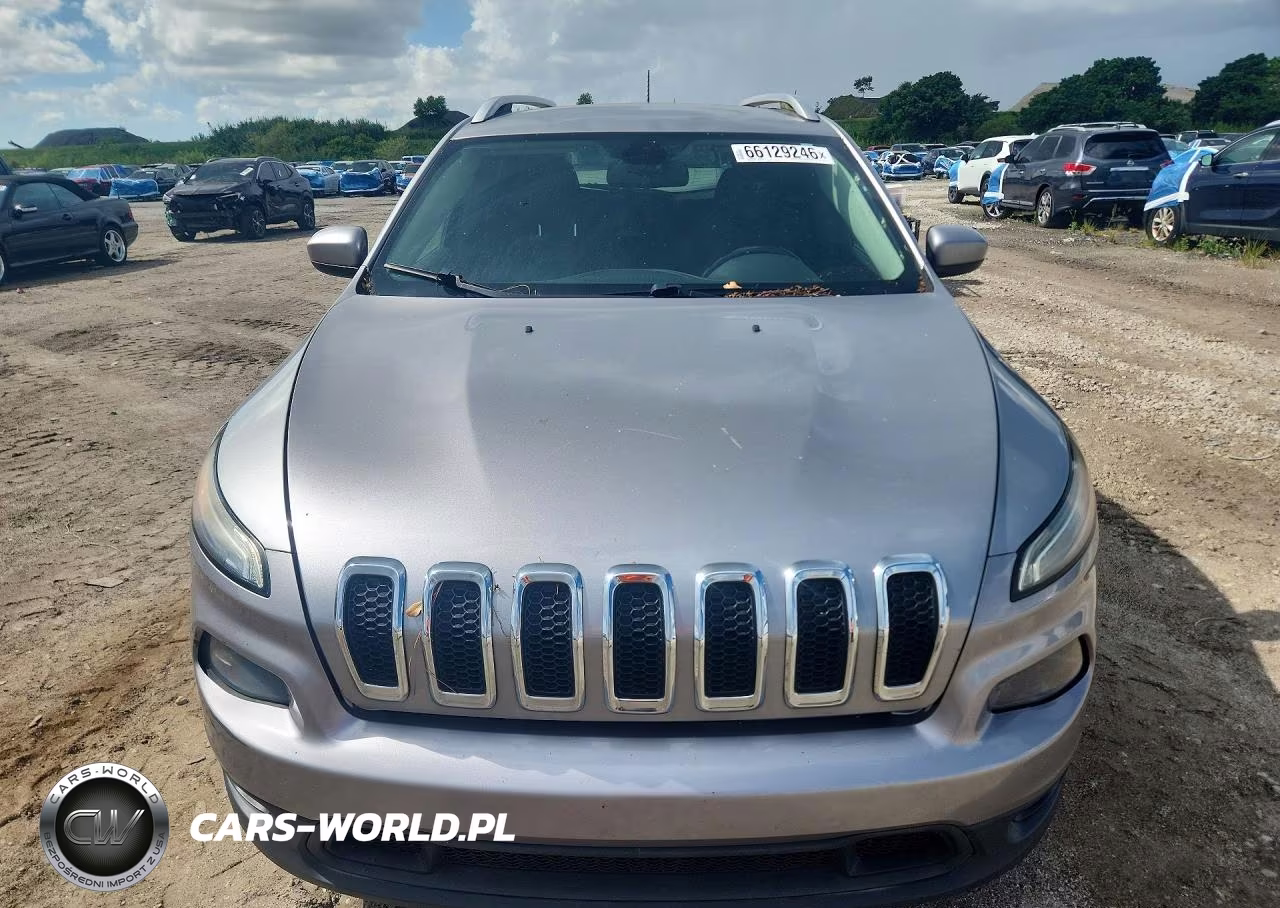 2016 Jeep Cherokee Latitude VIN:1C4PJLCB1GW373937 - 5