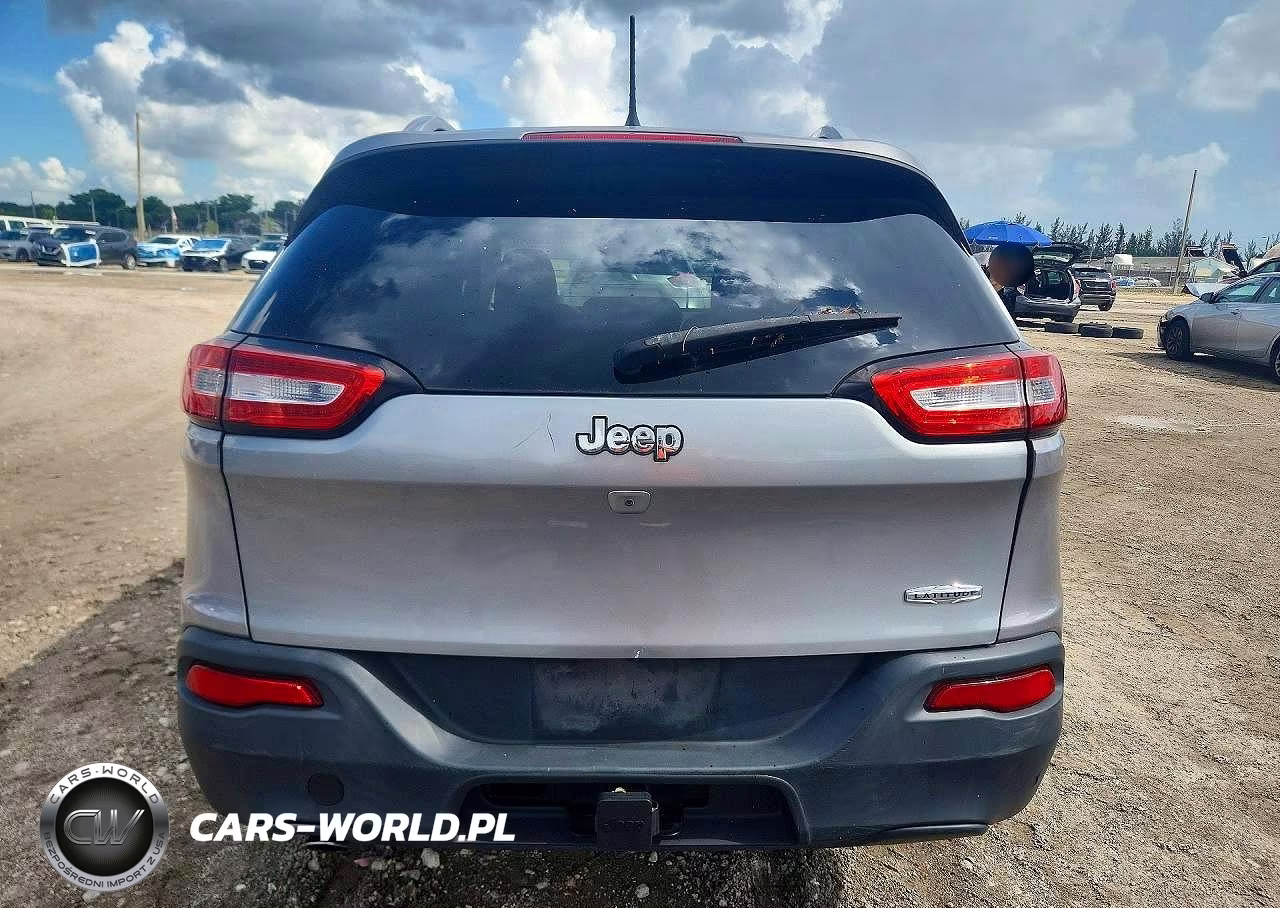2016 Jeep Cherokee Latitude VIN:1C4PJLCB1GW373937 - 6