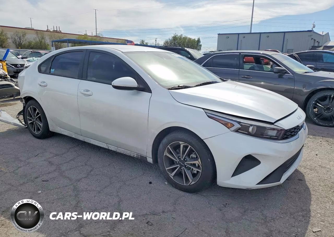 2024 Kia Forte Lxs VIN:3KPF24AD4RE708169 - 4