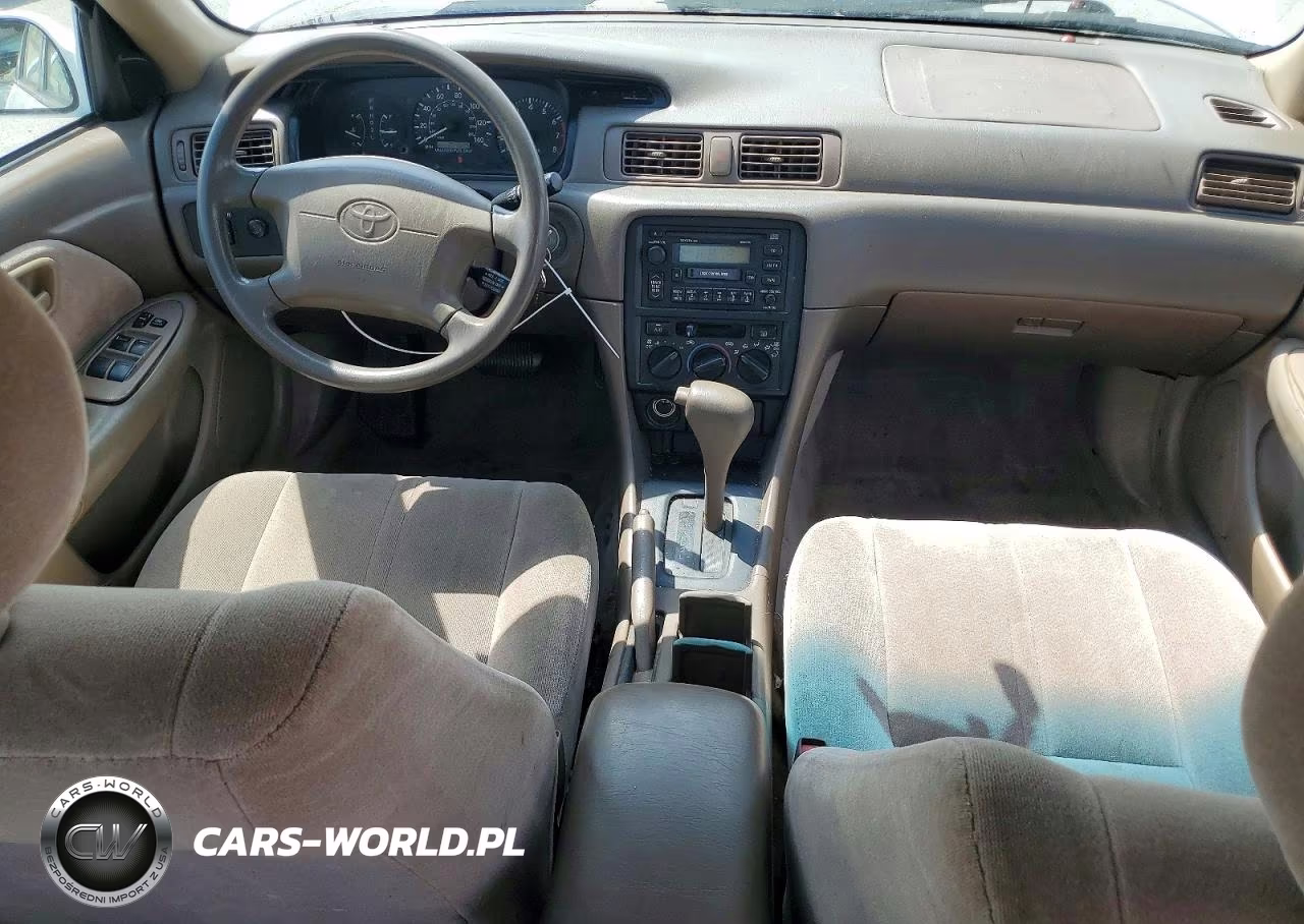 1999 Toyota Camry Le VIN:JT2BG28K2X0320252 - 8