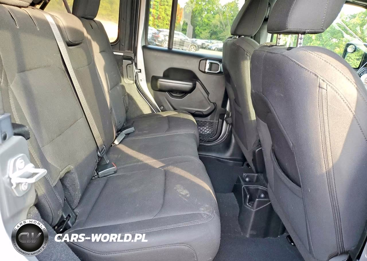 2018 Jeep Wrangler Unlimited Sport VIN:1C4HJXDG1JW120727 - 11