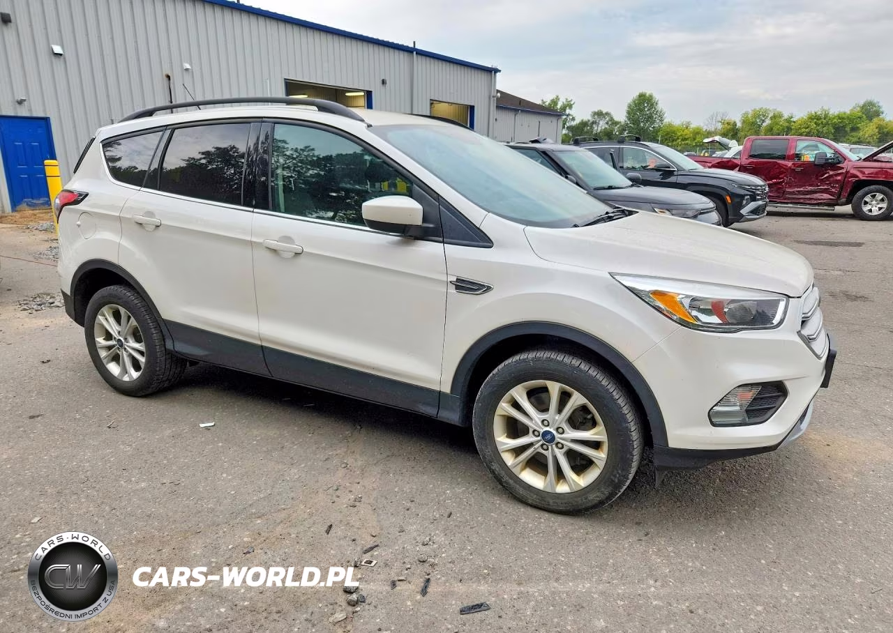 2018 Ford Escape Se VIN:1FMCU9GD4JUD37212 - 4
