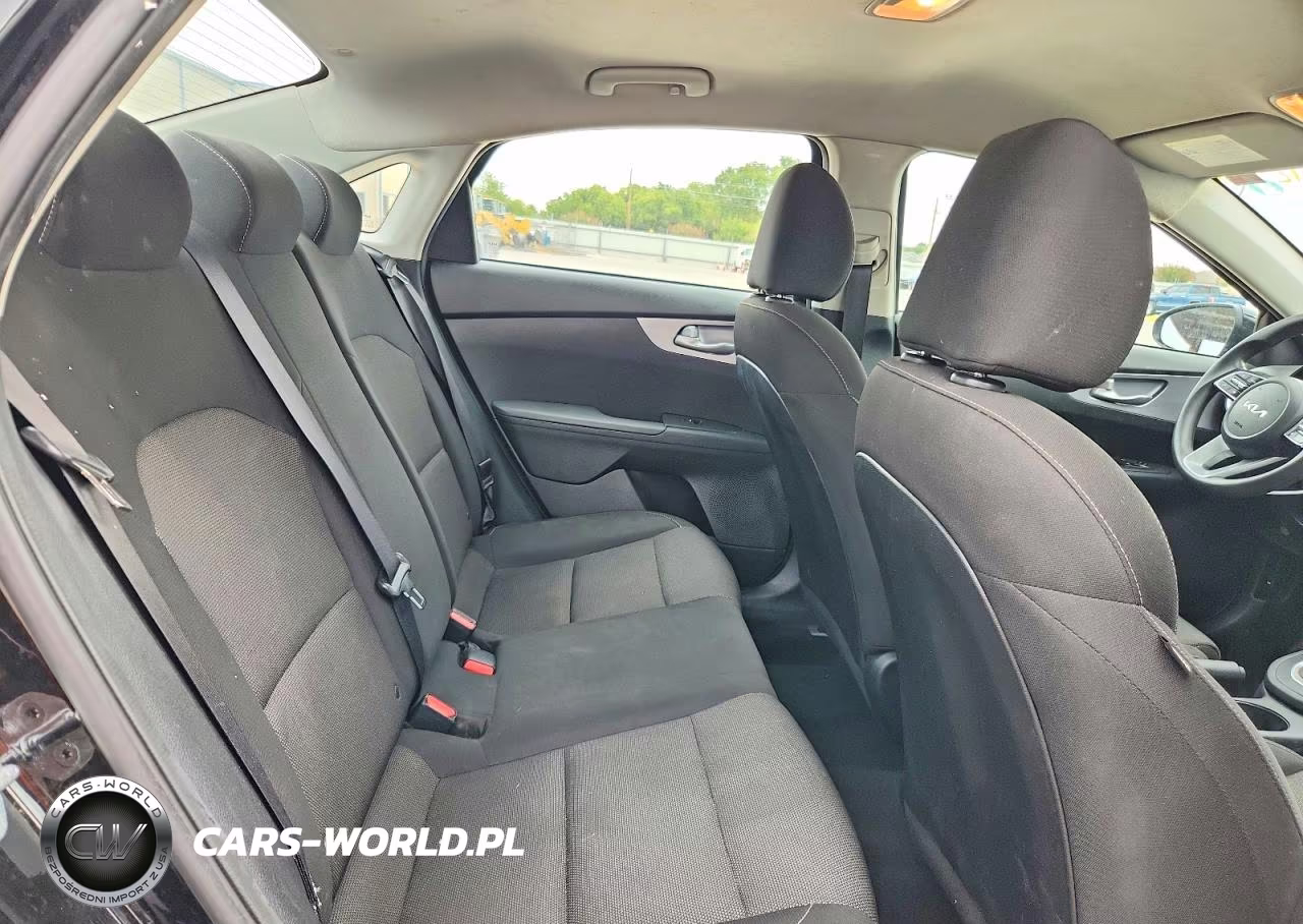 2022 Kia Forte Lxs VIN:3KPF24AD7NE482381 - 10