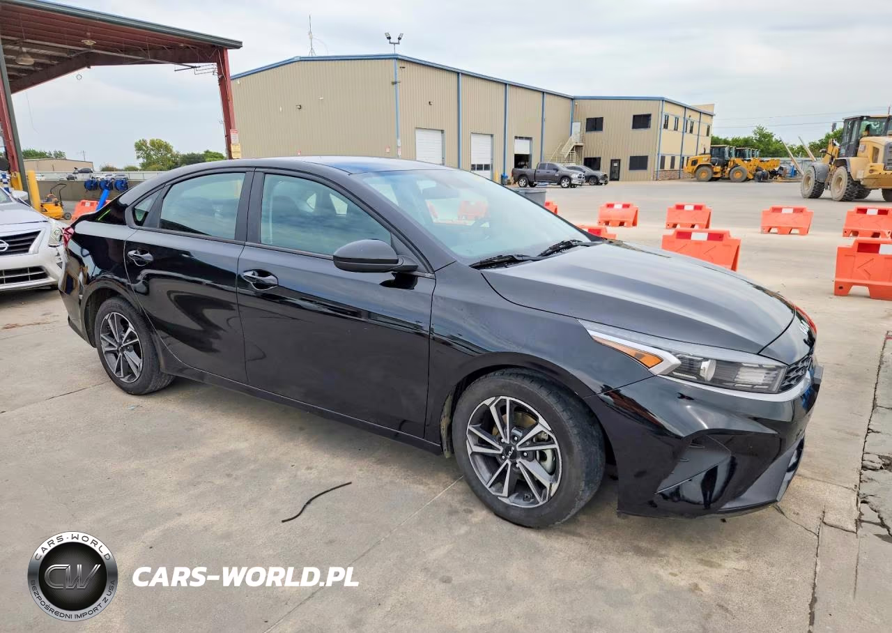 2022 Kia Forte Lxs VIN:3KPF24AD7NE482381 - 4
