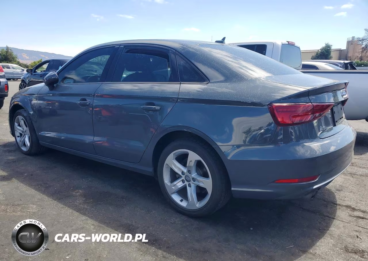 2018 Audi A3 Premium VIN:WAUB8GFF4J1026289 - 2
