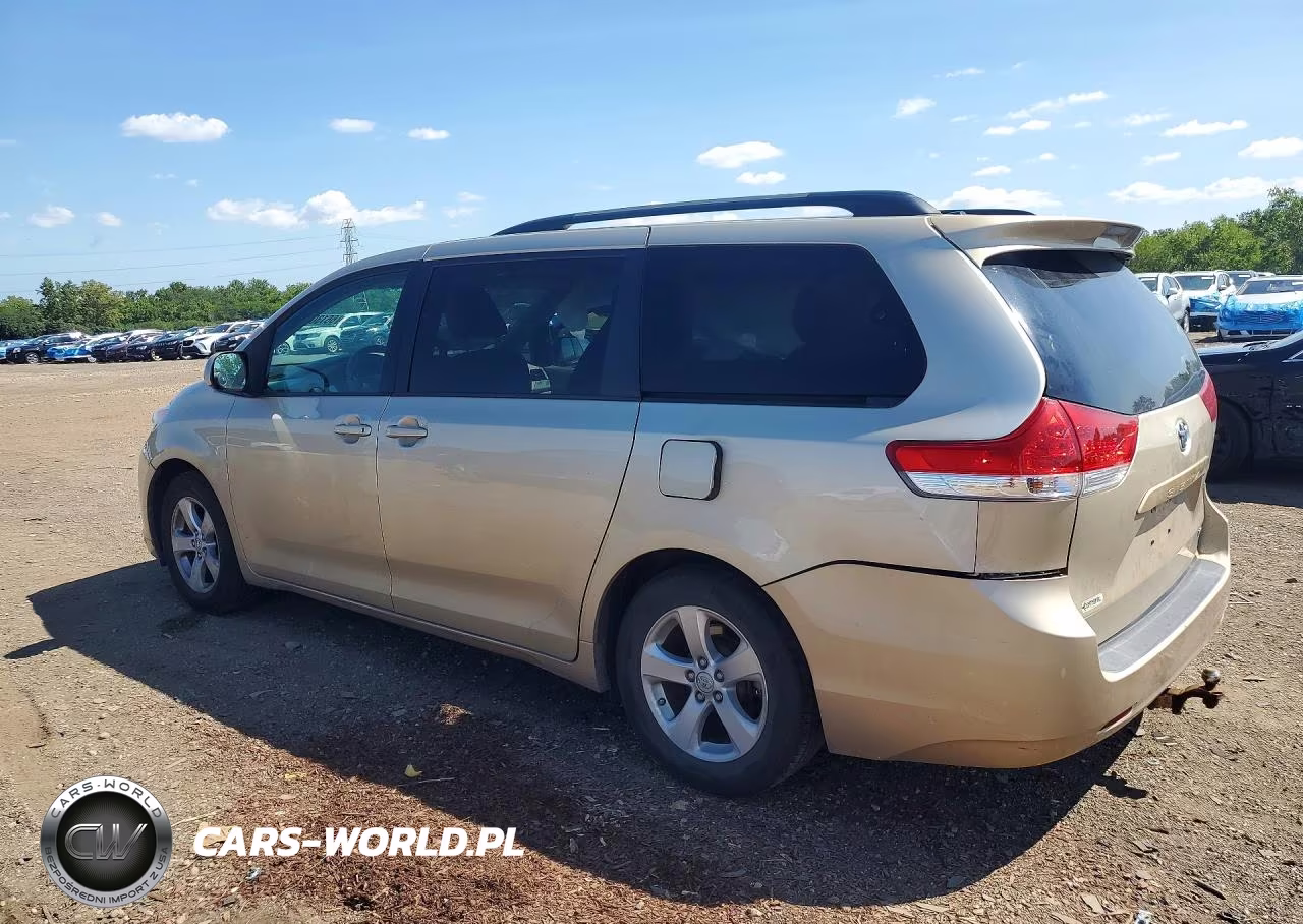 2013 Toyota Sienna Le VIN:5TDKK3DC8DS373265 - 2