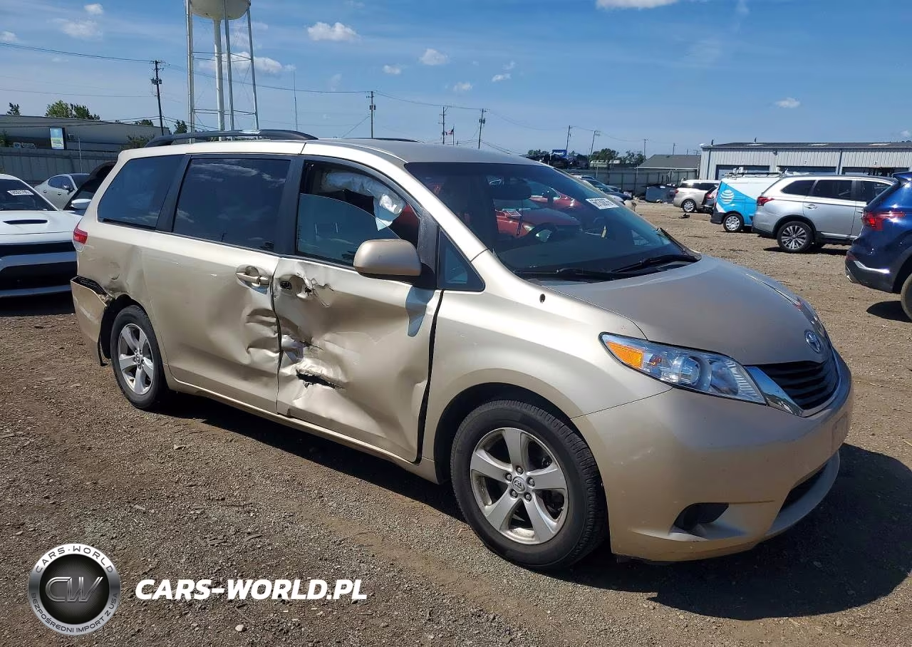 2013 Toyota Sienna Le VIN:5TDKK3DC8DS373265 - 4