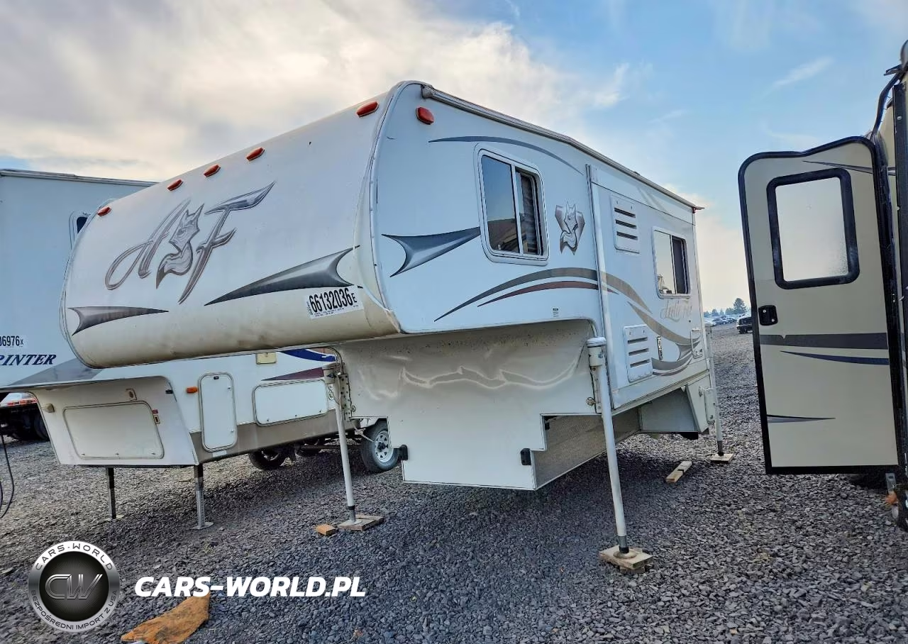 2014 Northwood Arctic Fox Slide-In Camper VIN:1NCN992S3E0111139 - 2
