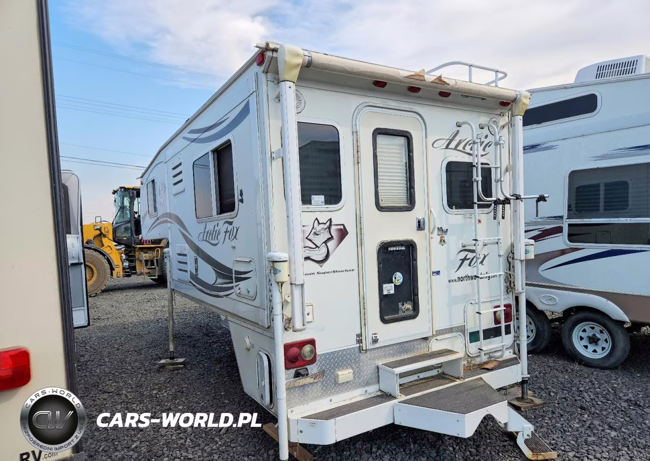 2014 Northwood Arctic Fox Slide-In Camper VIN:1NCN992S3E0111139 - 3