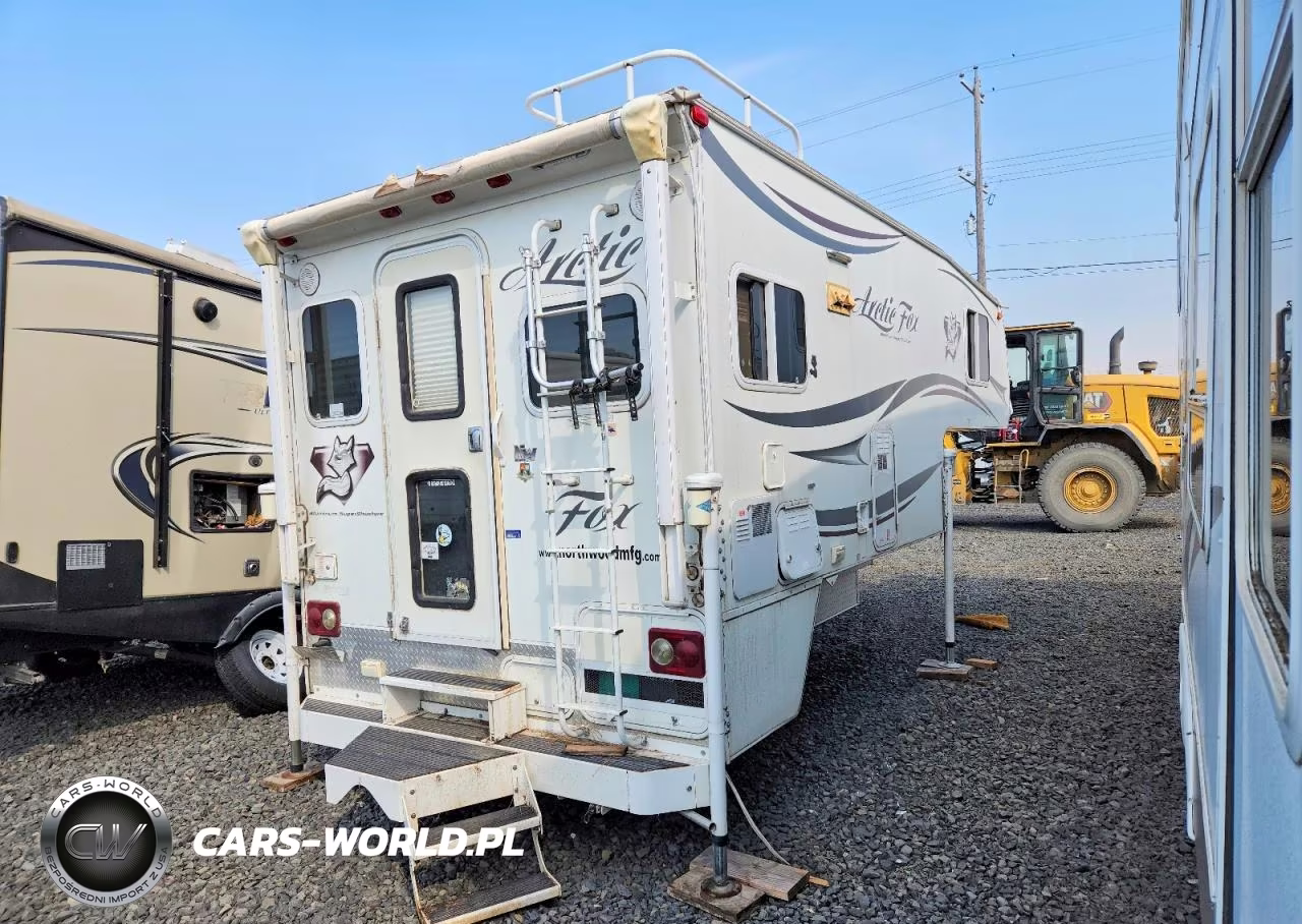 2014 Northwood Arctic Fox Slide-In Camper VIN:1NCN992S3E0111139 - 4