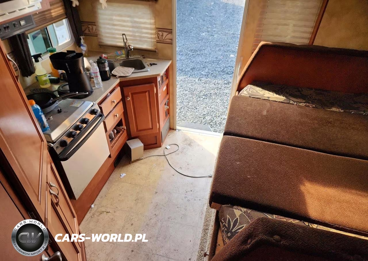 2014 Northwood Arctic Fox Slide-In Camper VIN:1NCN992S3E0111139 - 5