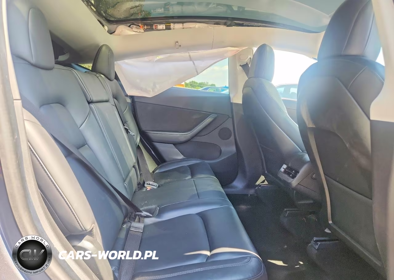 2020 Tesla Model Y VIN:5YJYGDEE9LF045843 - 10