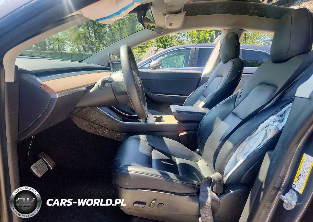2020 Tesla Model Y VIN:5YJYGDEE9LF045843 - 7