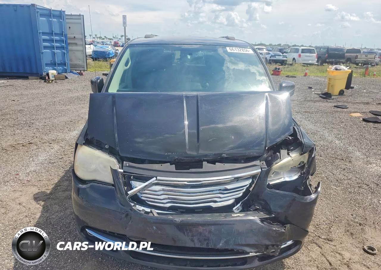 2014 Chrysler Town & Country Touring VIN:2C4RC1BGXER363448 - 5