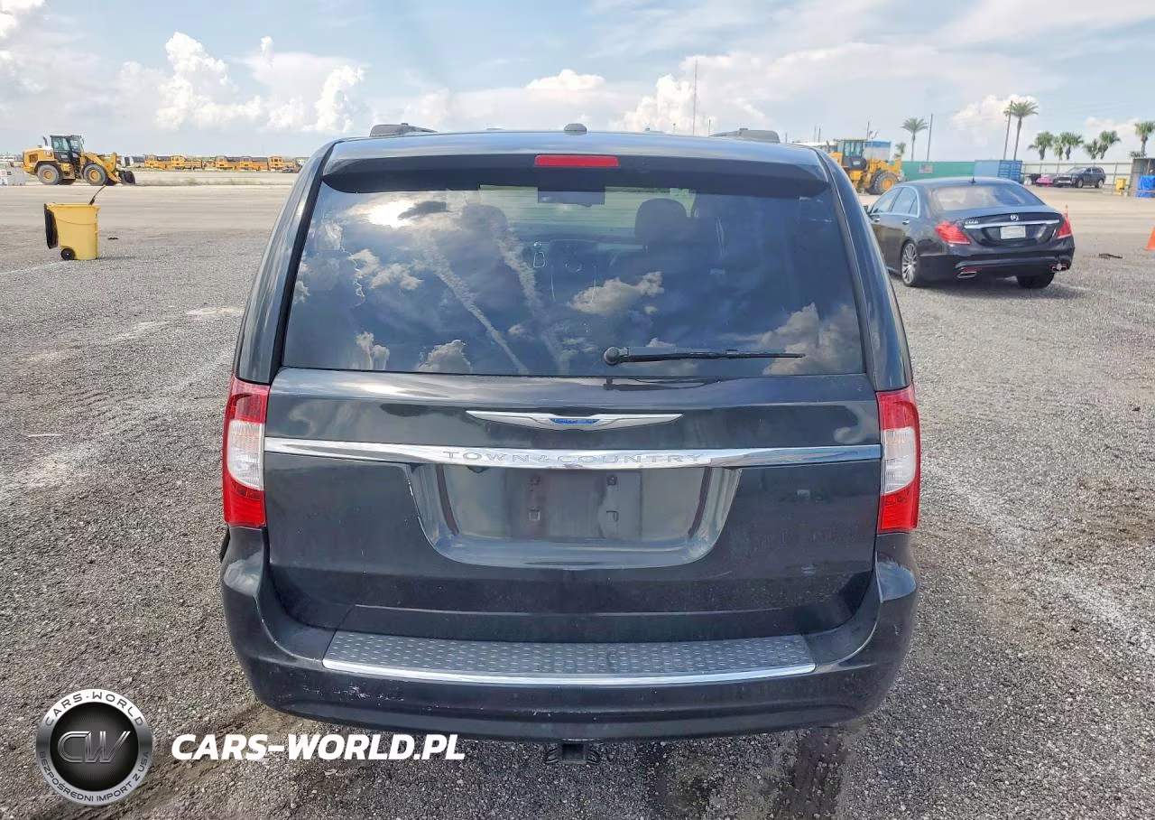 2014 Chrysler Town & Country Touring VIN:2C4RC1BGXER363448 - 6