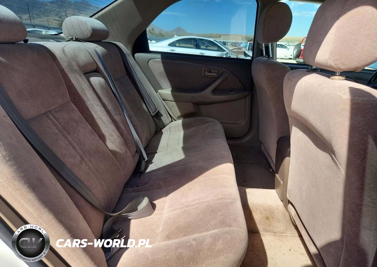 1998 Toyota Camry Le VIN:JT2BG28K0W0201209 - 10