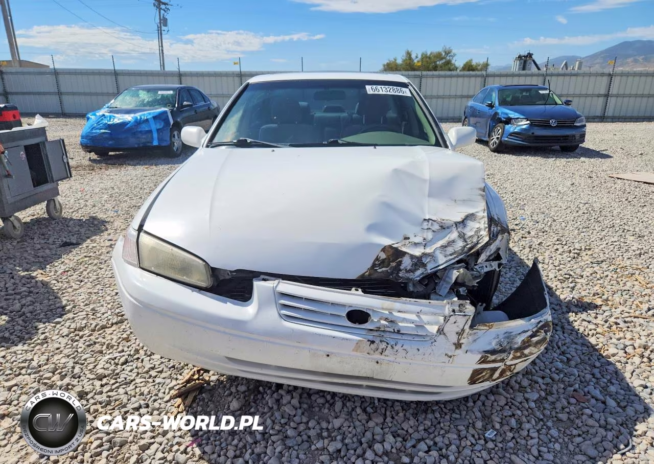 1998 Toyota Camry Le VIN:JT2BG28K0W0201209 - 5
