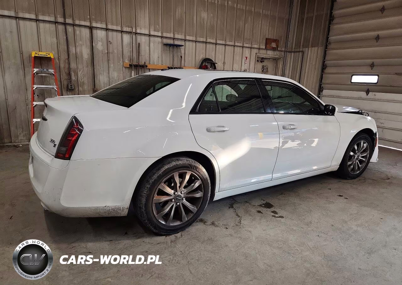 2014 Chrysler 300 300S VIN:2C3CCAGG5EH353032 - 3