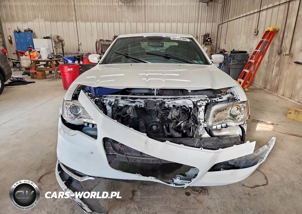 2014 Chrysler 300 300S VIN:2C3CCAGG5EH353032 - 5