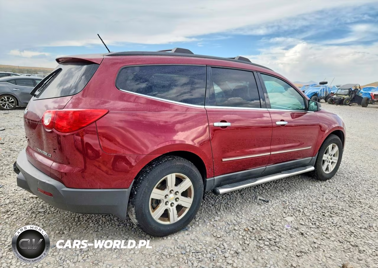 2010 Chevrolet Traverse Lt VIN:1GNLVGED5AS104693 - 3