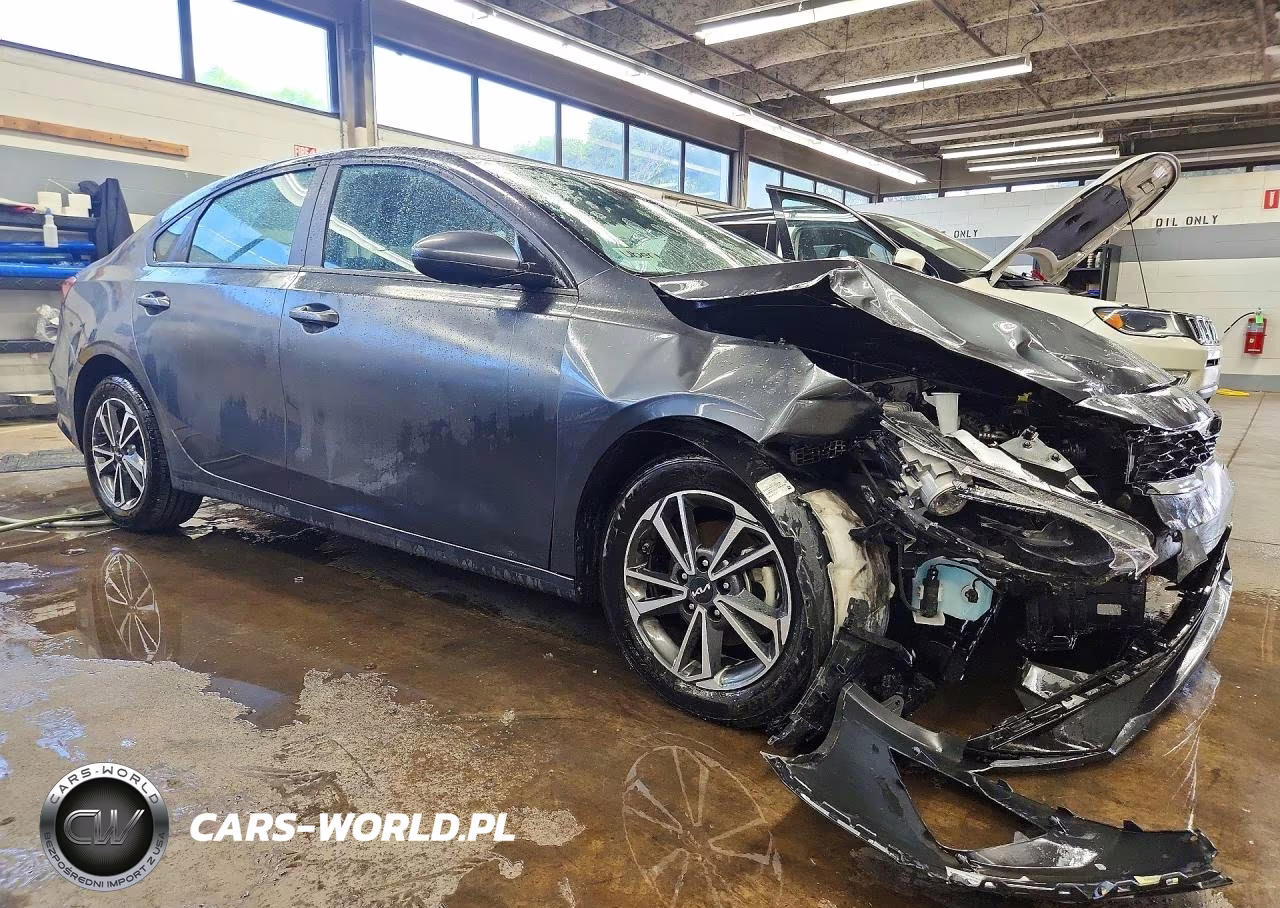 2023 Kia Forte Lxs VIN:3KPF24AD4PE621613 - 4