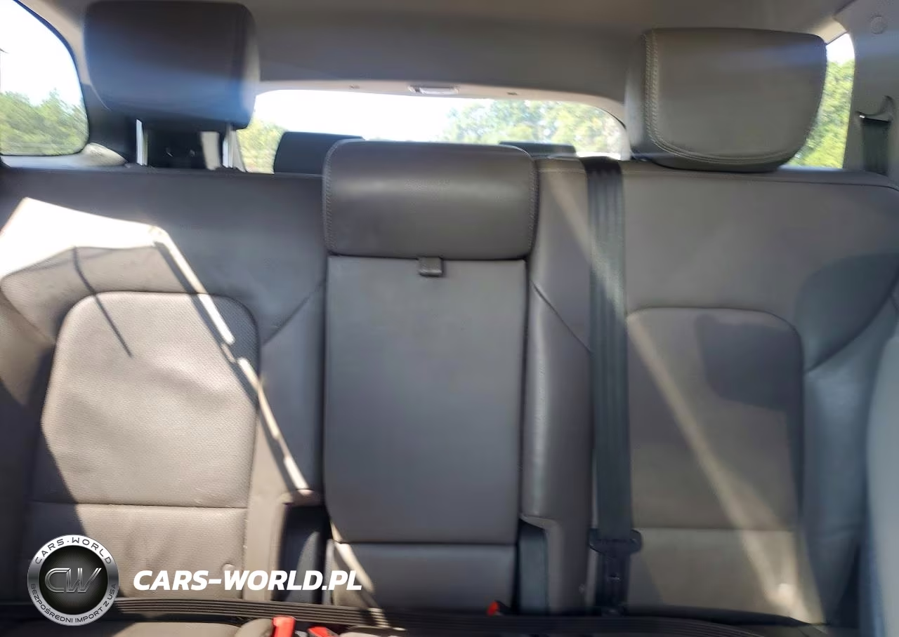 2018 Hyundai Santa Fe Se VIN:KM8SNDHF1JU260536 - 10
