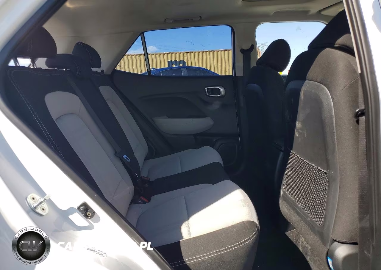 2021 Hyundai Venue Sel VIN:KMHRC8A31MU084992 - 10