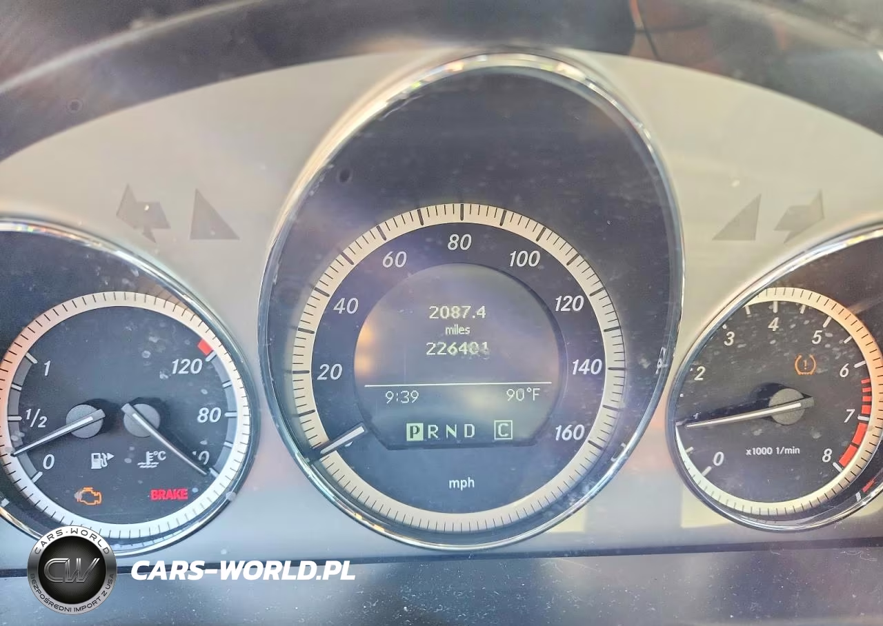 2010 Mercedes-Benz C 300 VIN:WDDGF5EB0AR104608 - 9