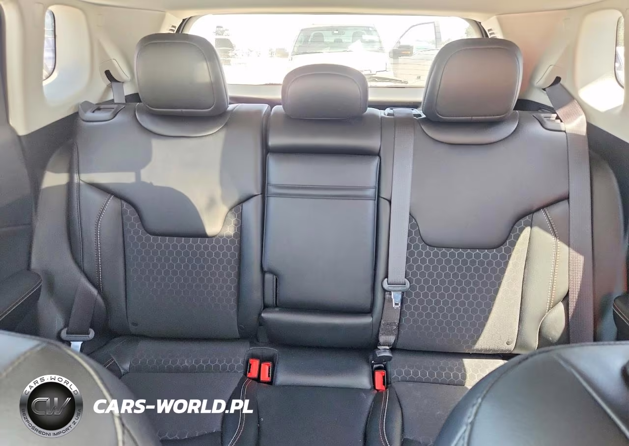 2019 Jeep Compass Latitude VIN:3C4NJDBB0KT754790 - 10