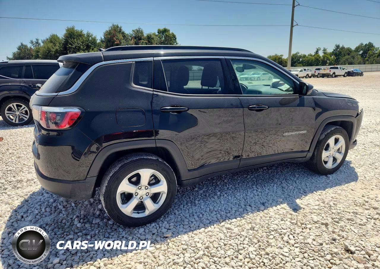 2019 Jeep Compass Latitude VIN:3C4NJDBB0KT754790 - 3