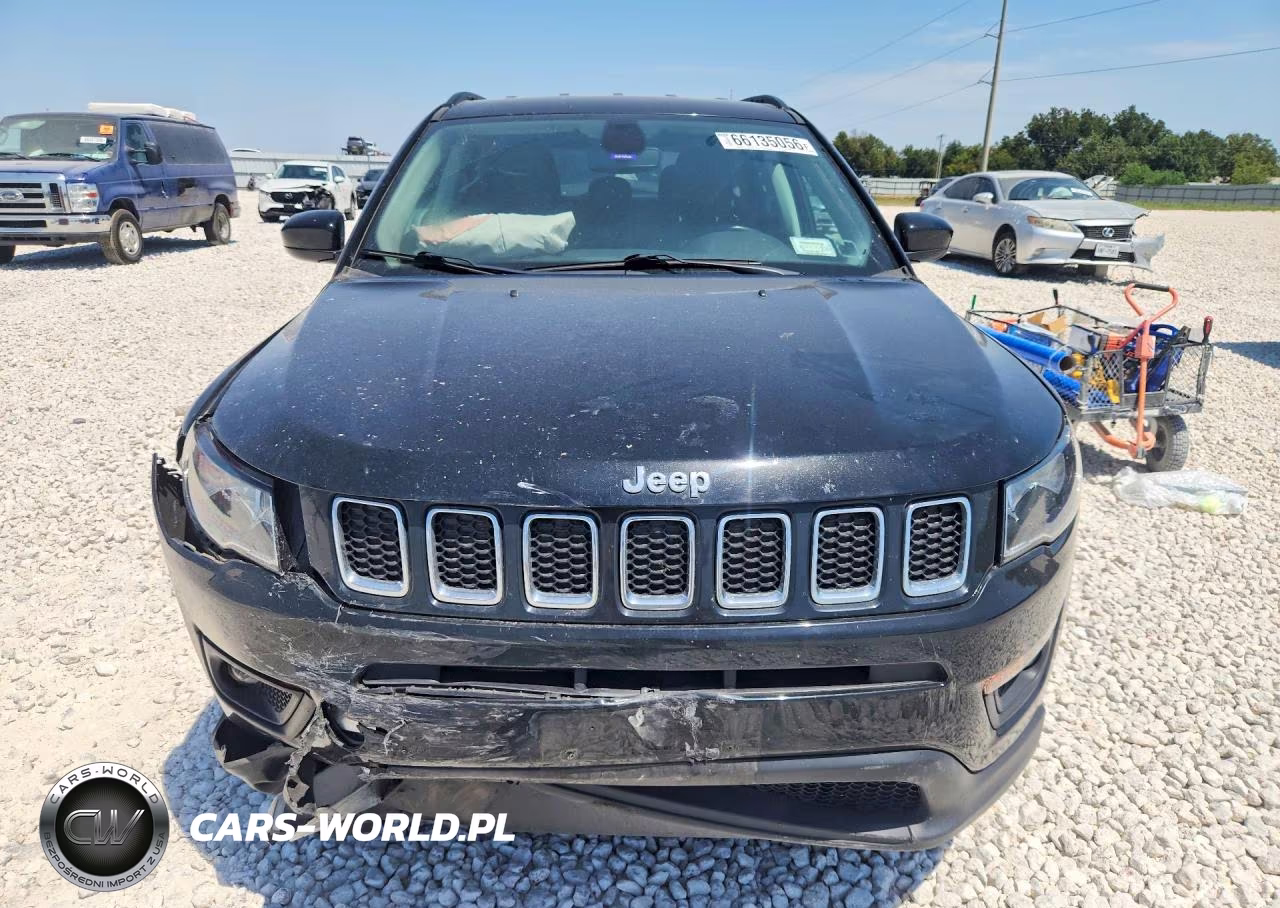 2019 Jeep Compass Latitude VIN:3C4NJDBB0KT754790 - 5