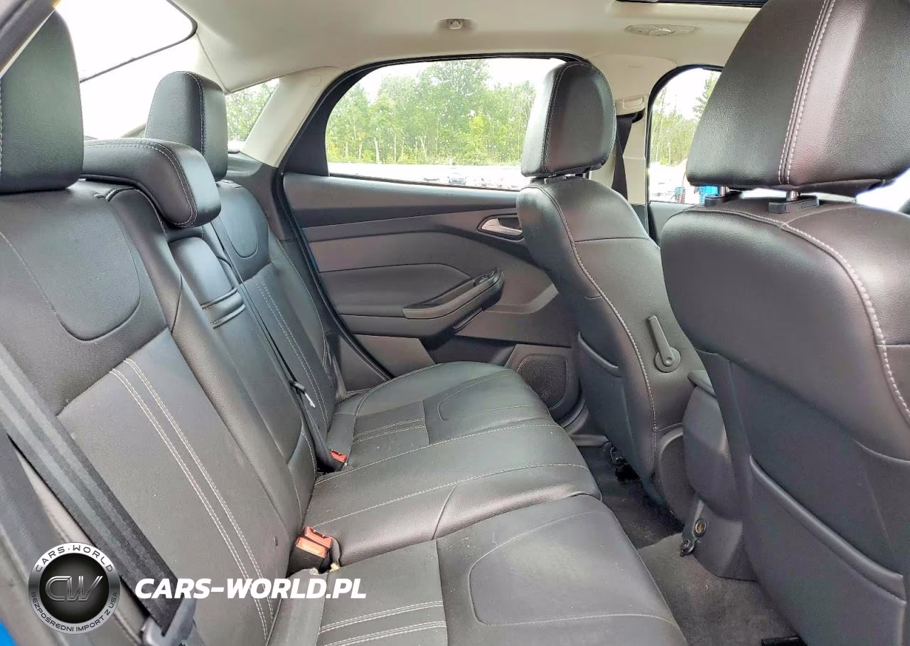2012 Ford Focus Titanium VIN:1FAHP3J2XCL390615 - 10