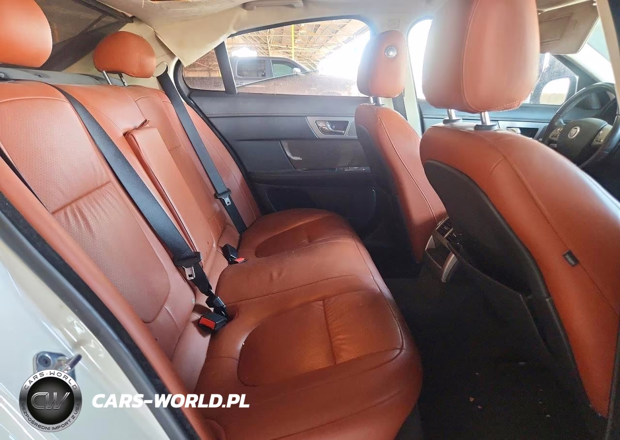 2010 Jaguar Xf Supercharged VIN:SAJWA0HE8AMR65207 - 10