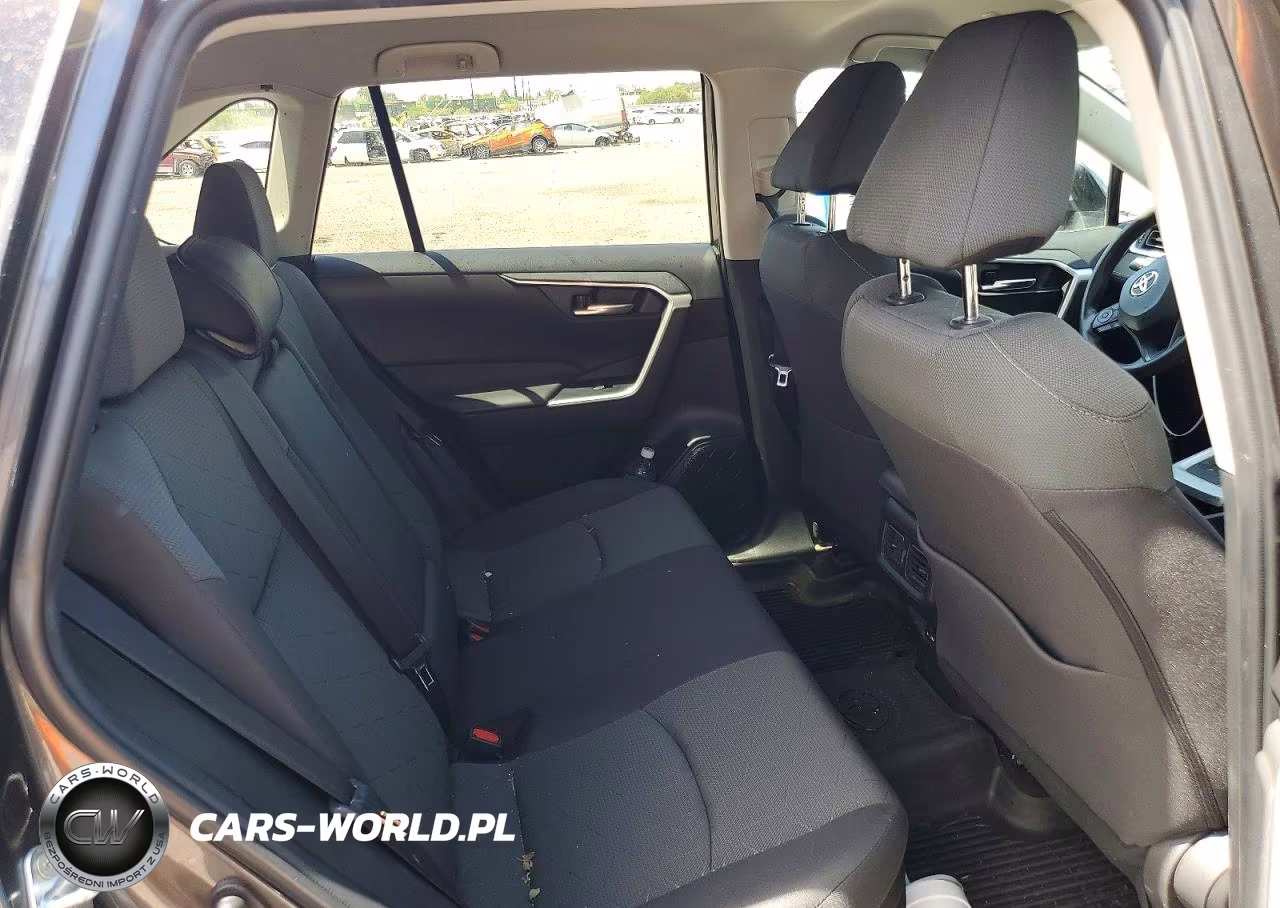 2023 Toyota Rav4 Hybrid Xle VIN:4T3RWRFV3PU085807 - 10