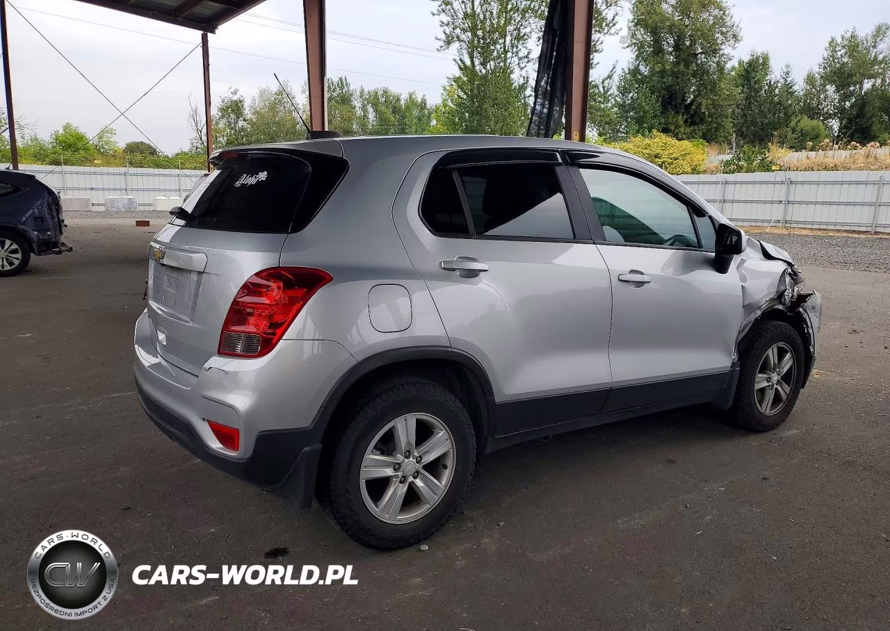 2020 Chevrolet Trax Ls VIN:3GNCJNSB1LL329939 - 3